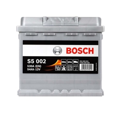 Акумулятор автомобільний Bosch 54Ah 530A S50 020 L1 R+